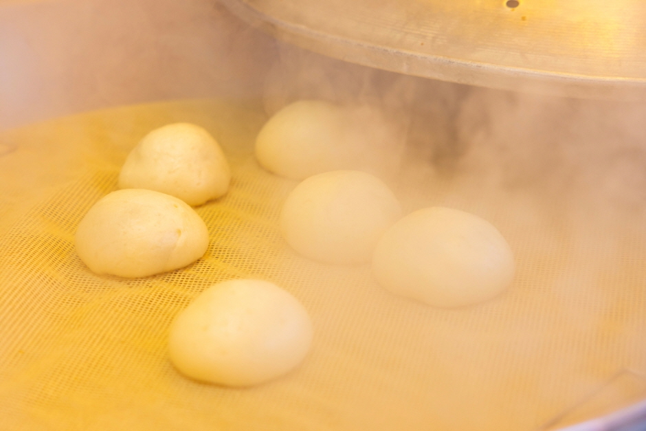 Steamed buns from Ttoori Wangmandu 03