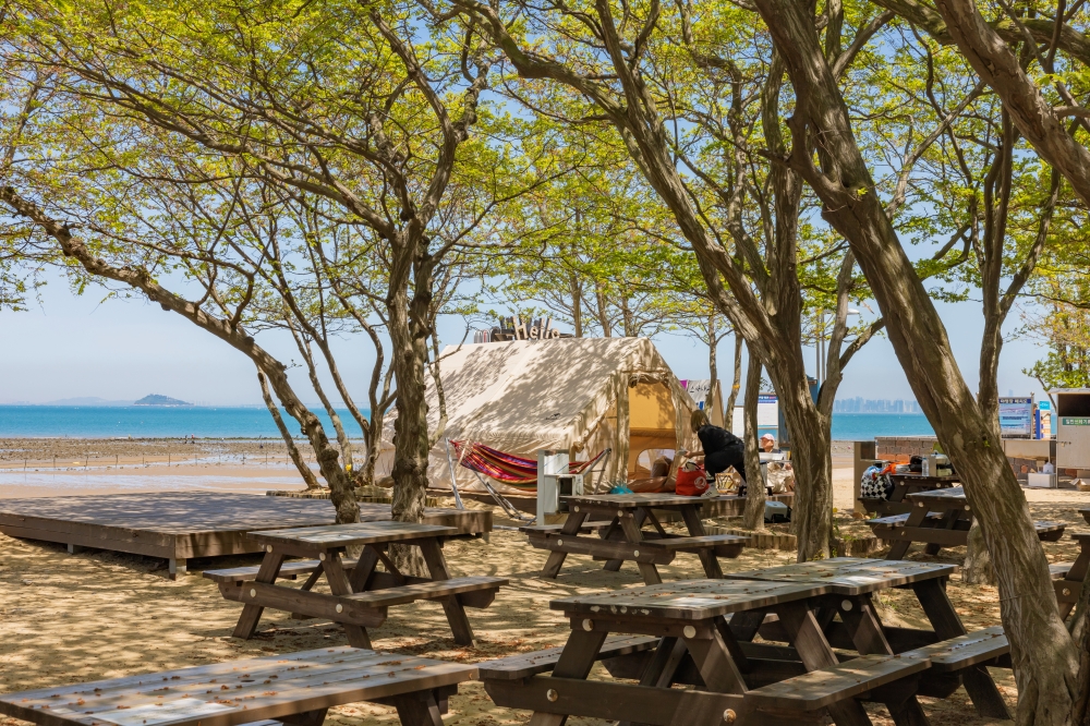 Simnipo Beach on Yeongheungdo Island 23