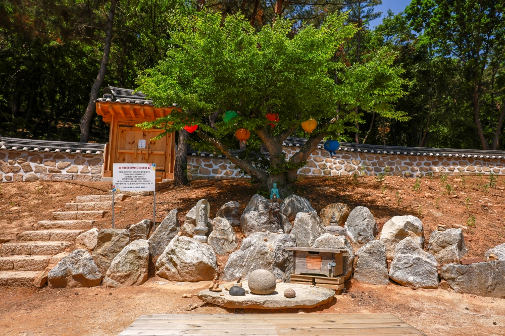 Yonggungsa Temple 03