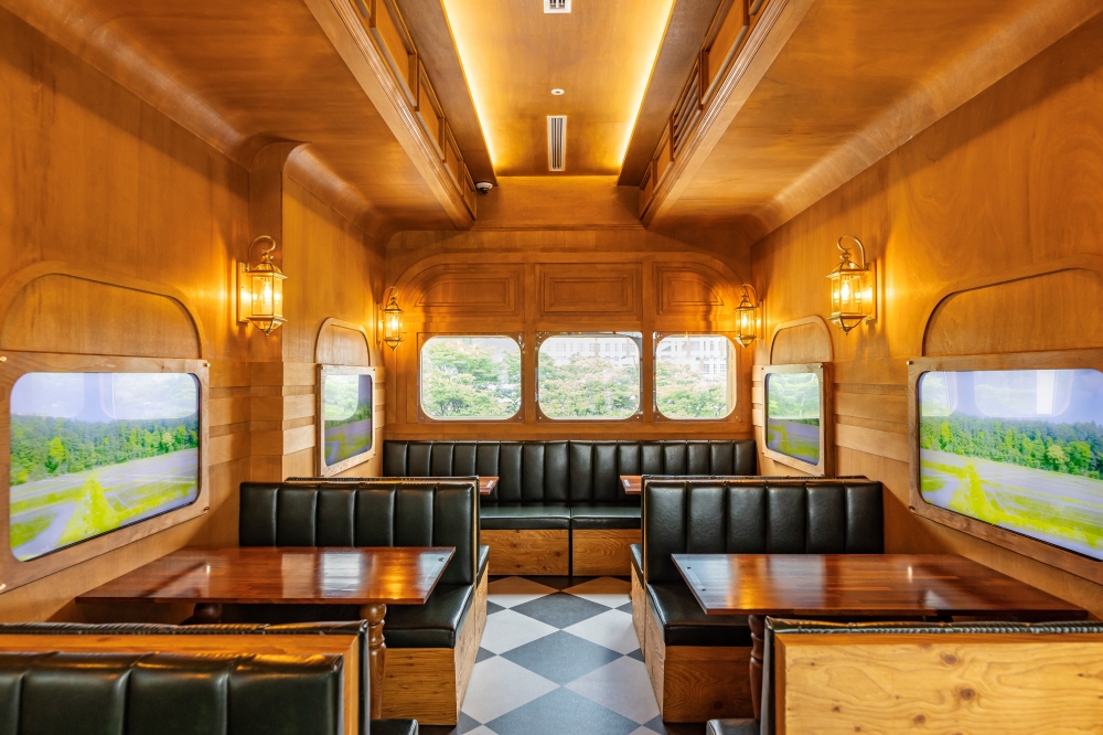 Whiskers Rail 04