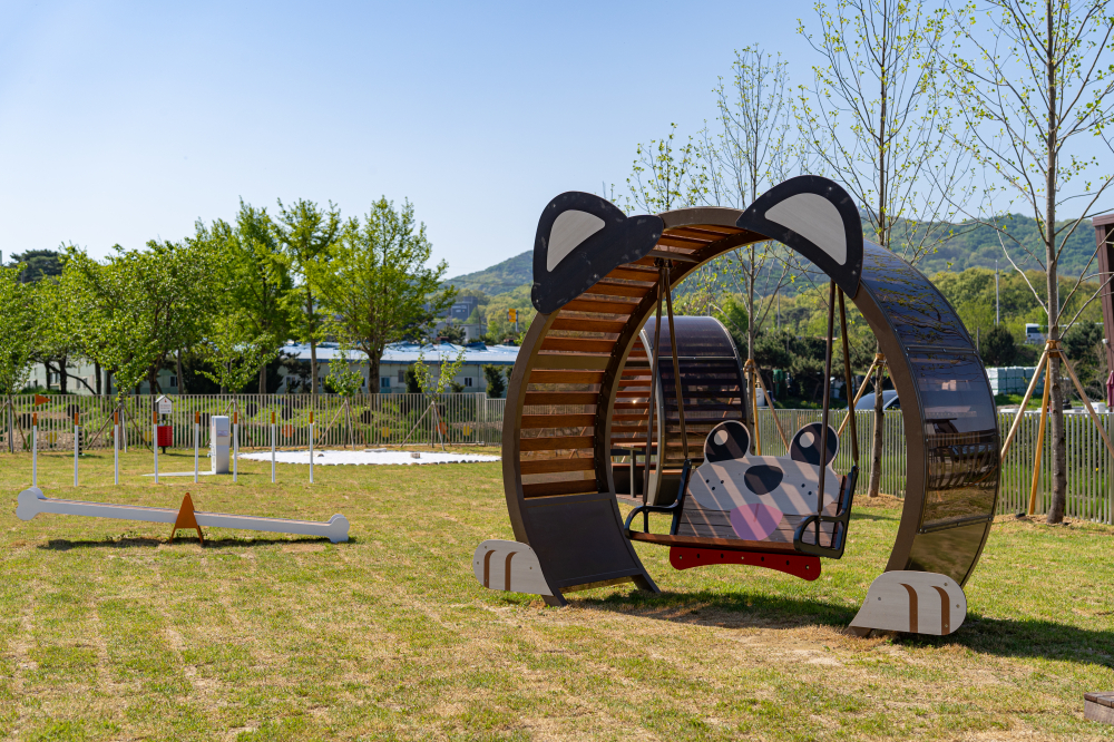 Dolmen Pet Park 04