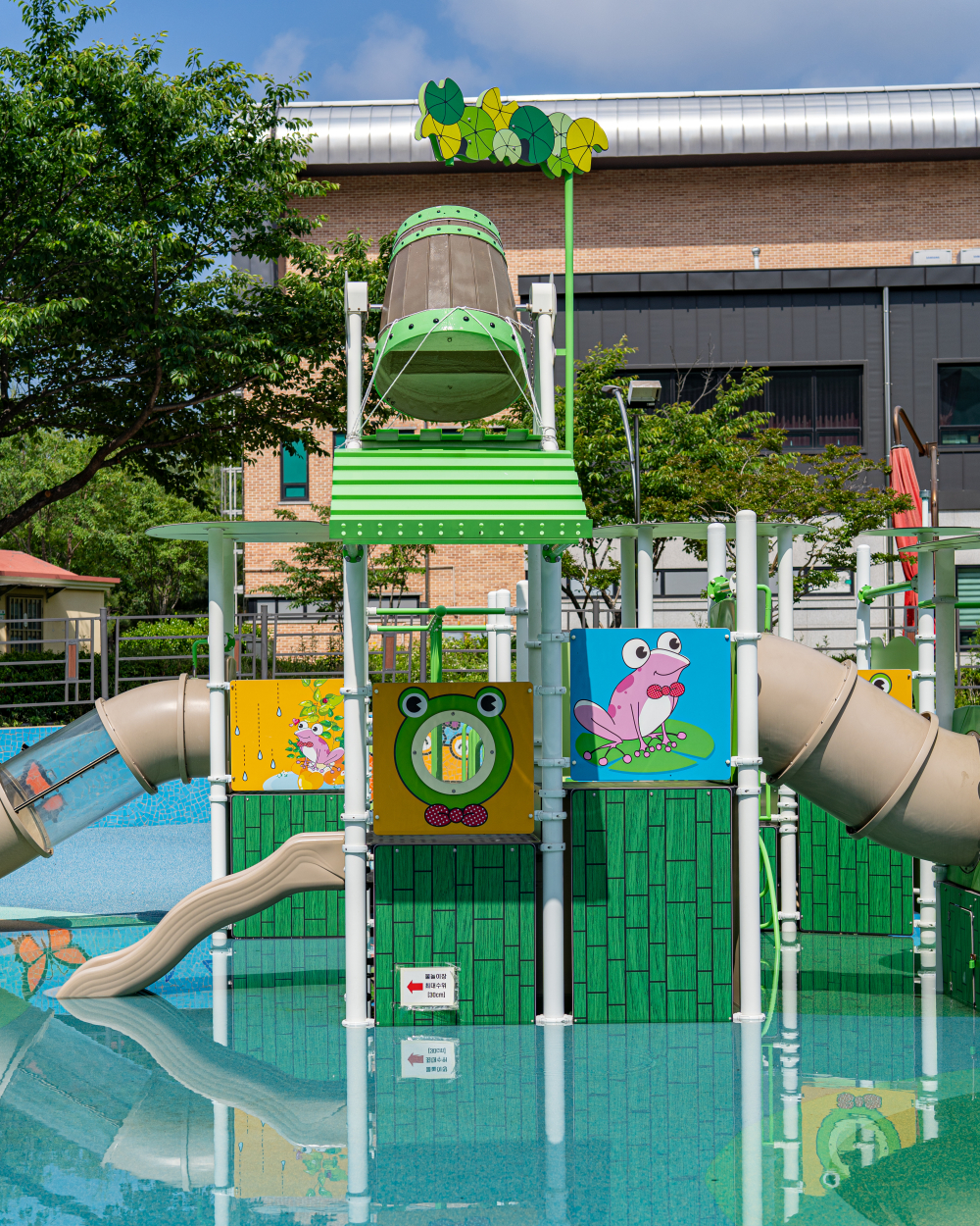 葛山近隣公園 水遊び場 02