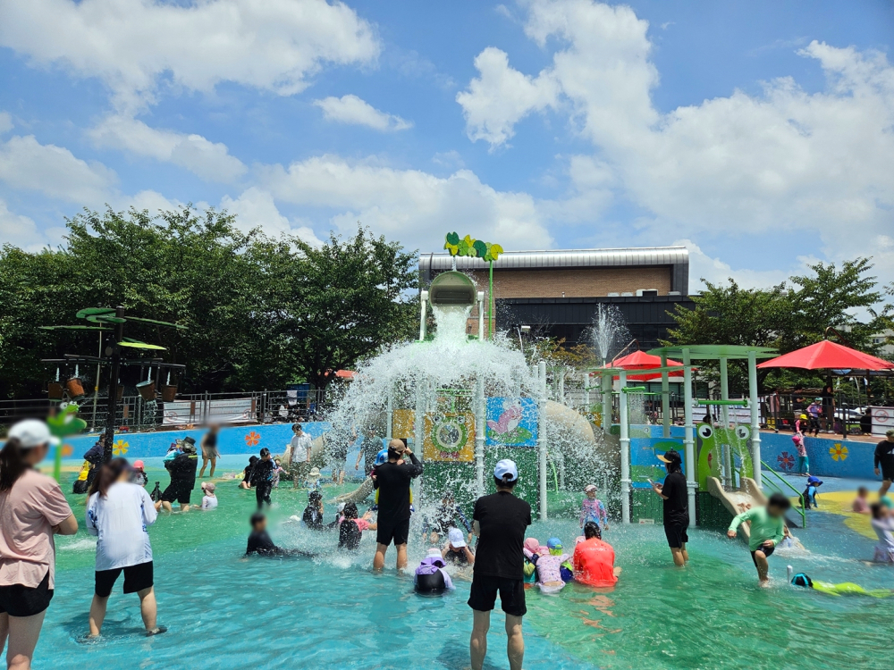 葛山近隣公園 水遊び場 03