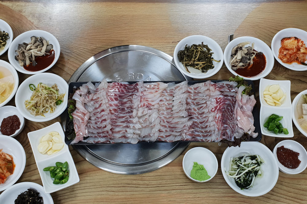 品尝岛上新鲜鳐鱼的绝佳滋味 02