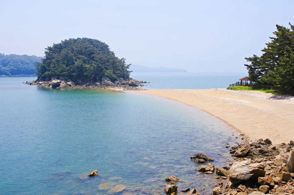 海岸散策路やシンファン亭など昇鳳島の人気スポットが密集した燭台岩一帯 4