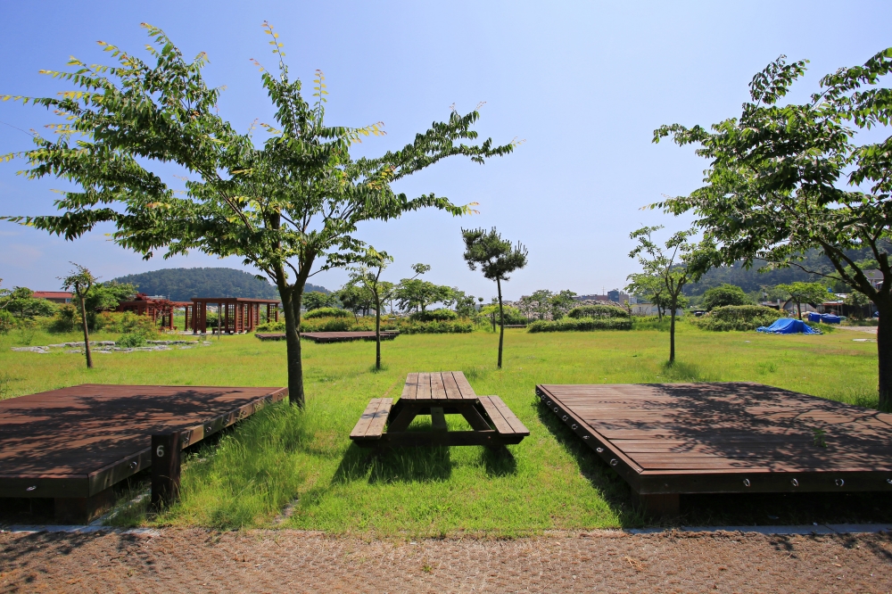 Island Seungbong Campground 02